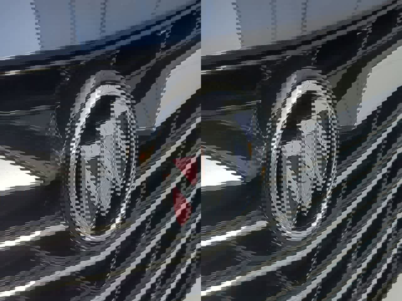 Used 2023 Buick Enclave Essence image 12