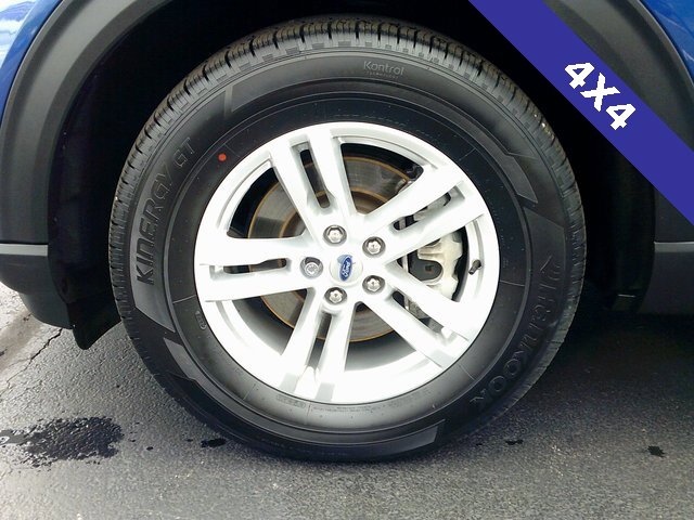 Used 2023 Ford Explorer XLT w/ Equipment Group 202A image 2