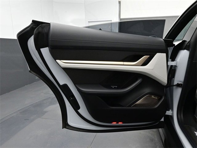 Used 2022 Porsche Taycan Turbo S image 13