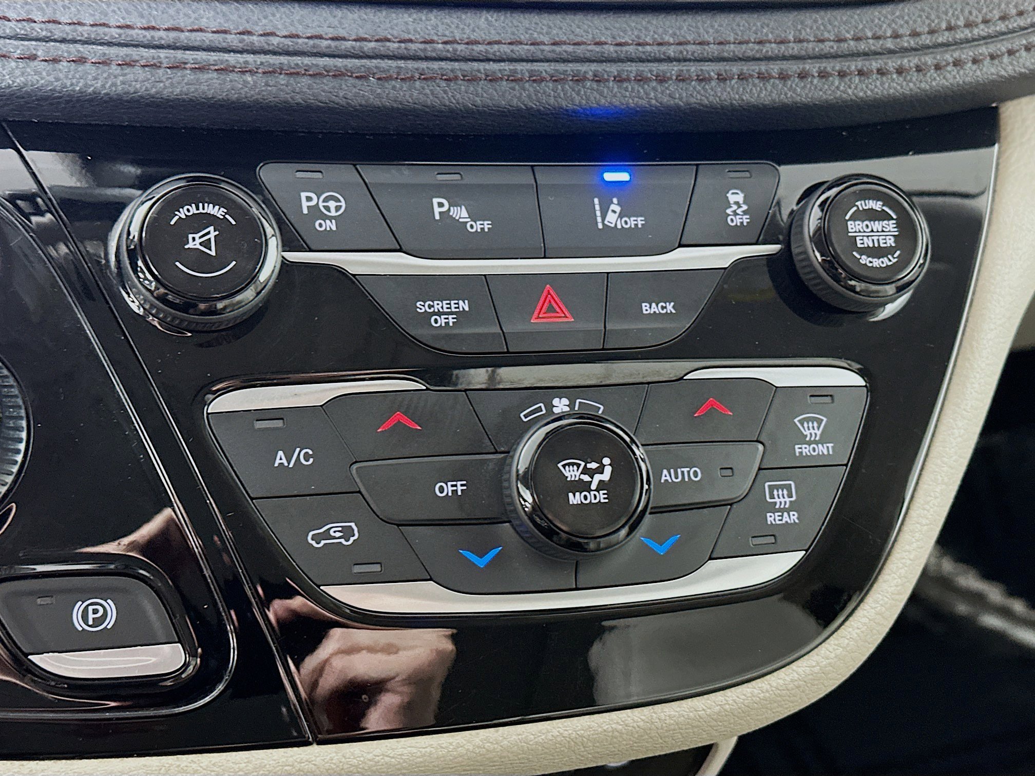 Used 2017 Chrysler Pacifica Limited w/ Advanced Safetytec Group image 16