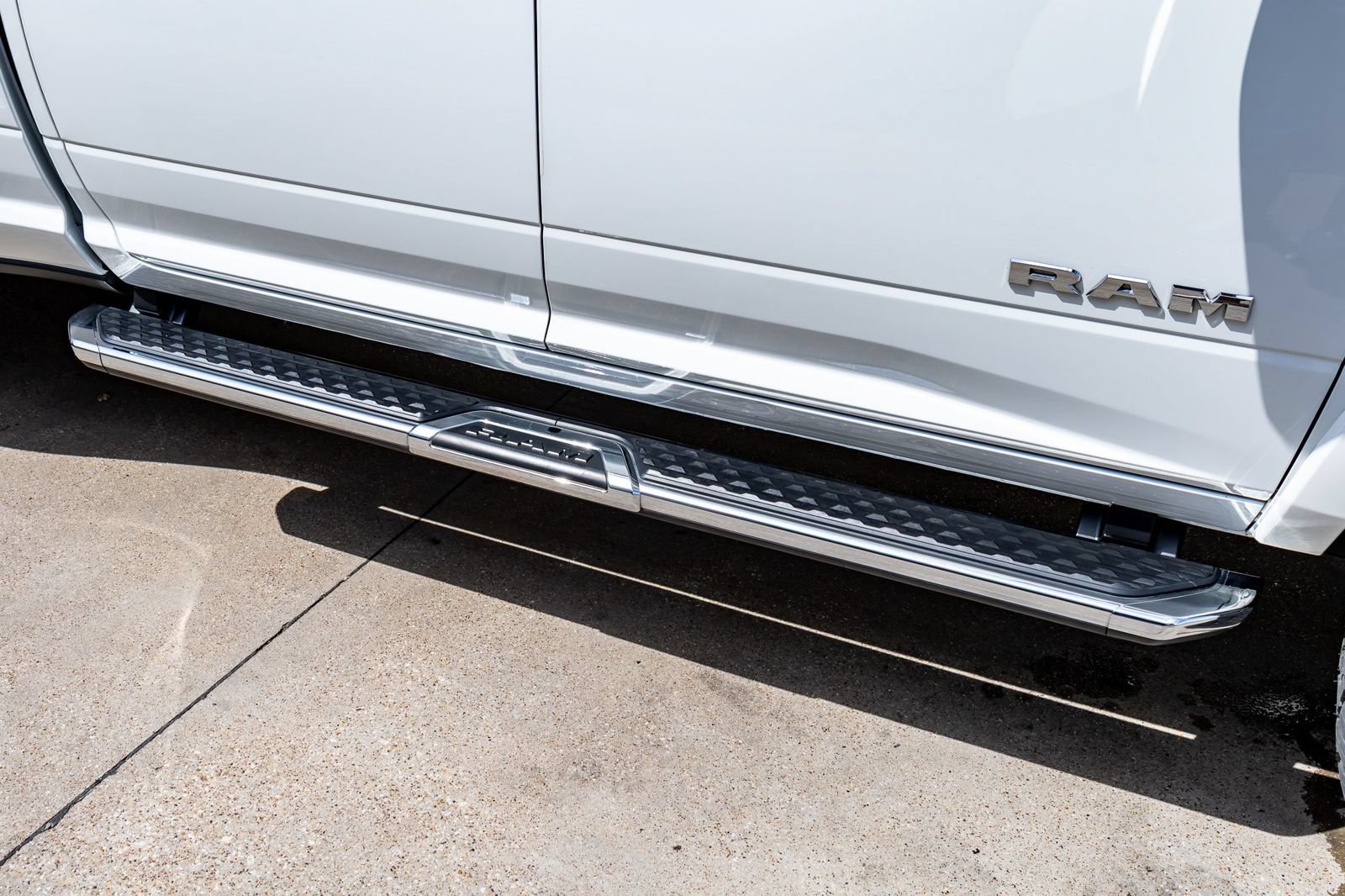 Used 2023 RAM 3500 Limited AWD/4WD image 13