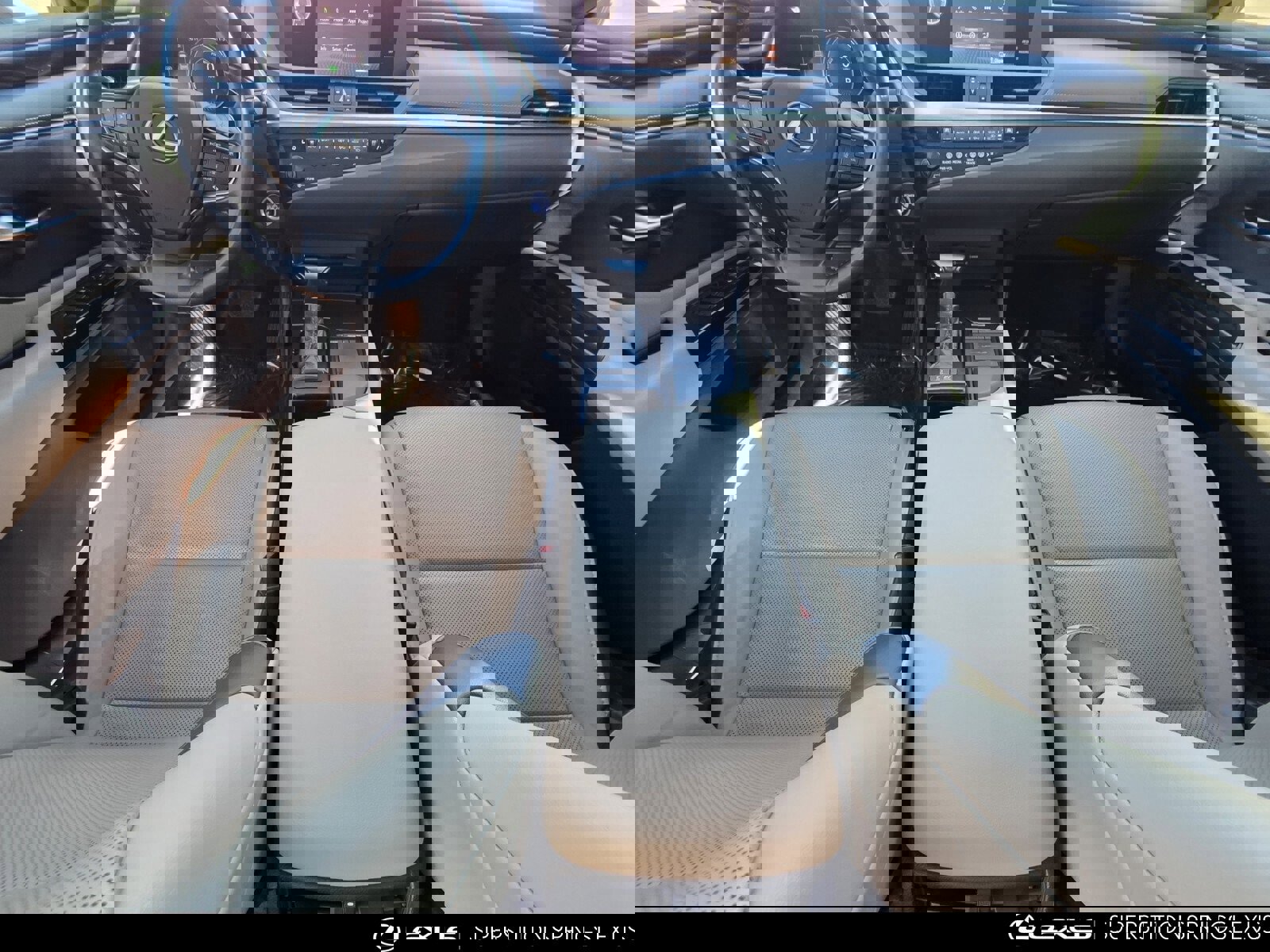 Certified 2019 Lexus ES 300h w/ Accessory Package image 30