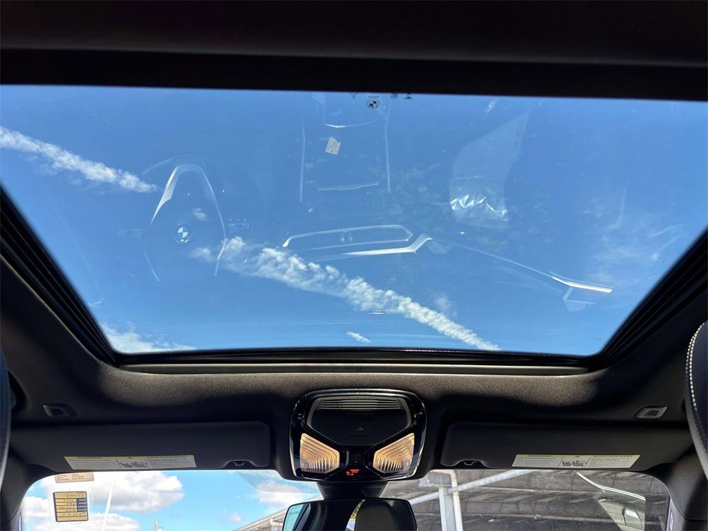 Used 2024 BMW 330e xDrive image 10