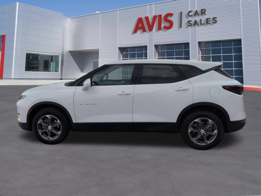 Used 2025 Chevrolet Blazer LT FWD image 10