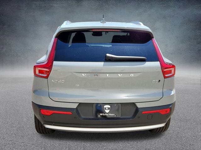 New 2025 Volvo XC40 B5 Core w/ Protection Package Premier AWD/4WD image 6
