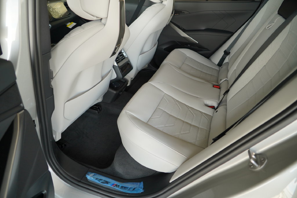 New 2027 BMW X5 xDrive40i w/ M Sport Package AWD/4WD image 31
