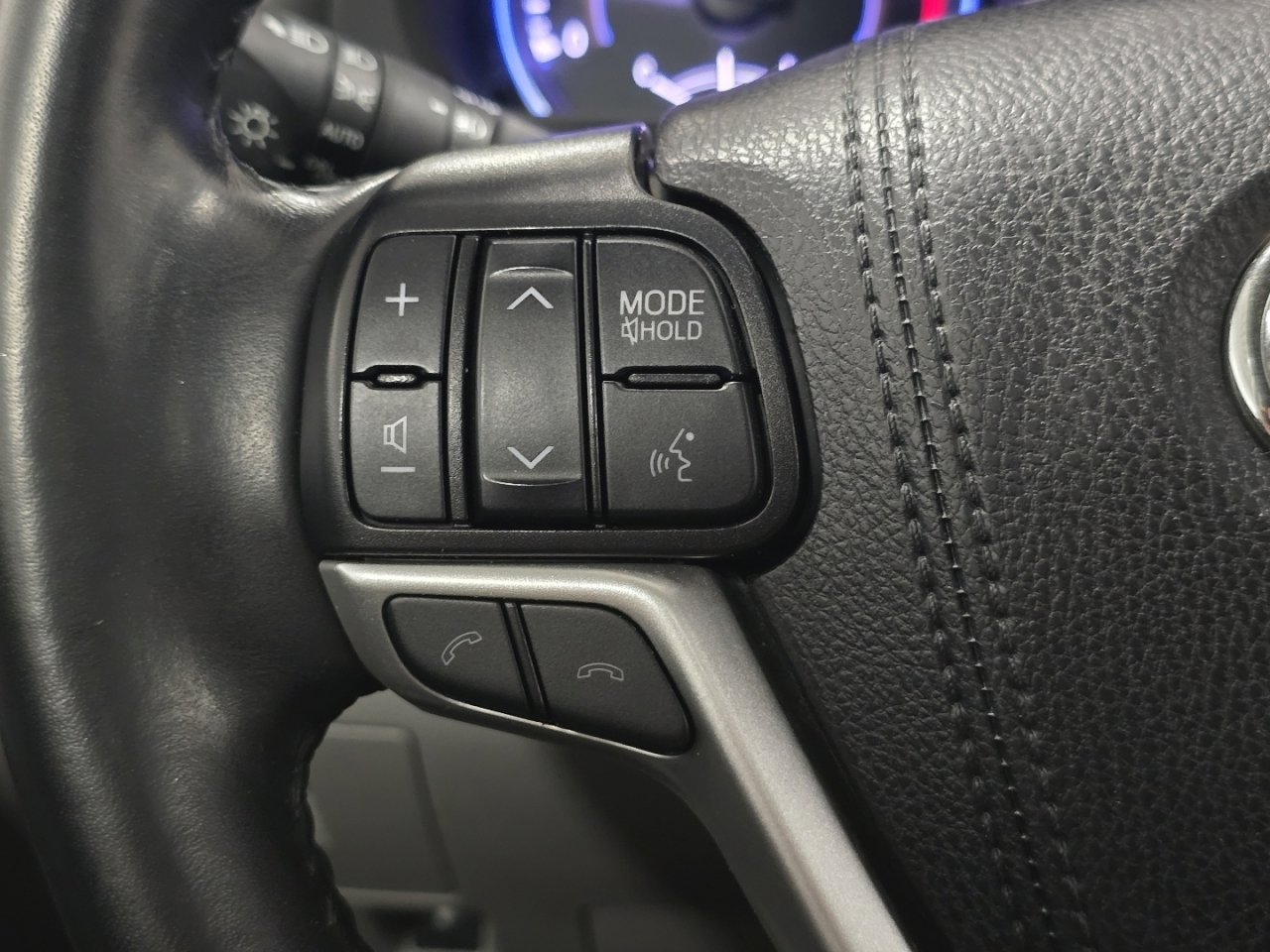 Certified 2019 Toyota Highlander Limited w/ Protection Package #3 image 34