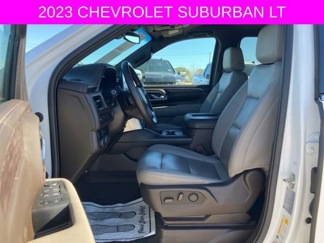 Used 2023 Chevrolet Suburban LT image 30