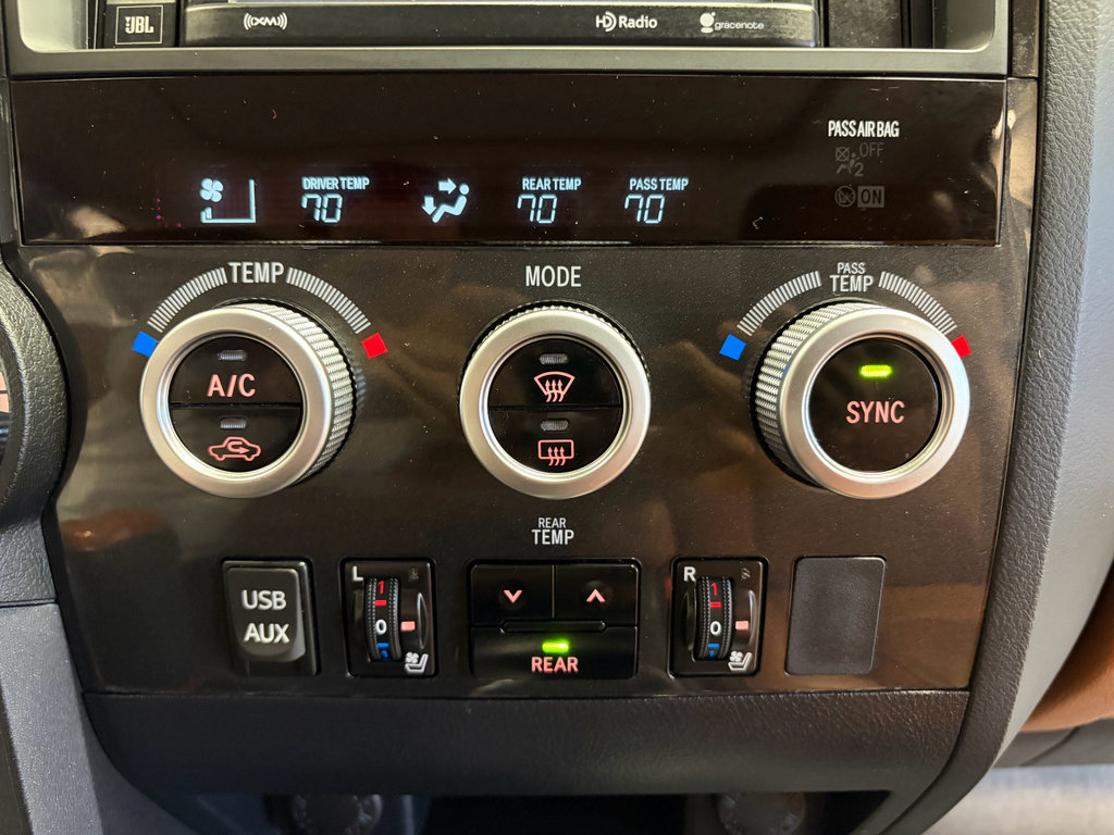Used 2018 Toyota Sequoia Platinum AWD/4WD image 28