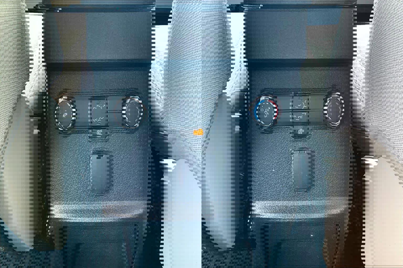 Used 2019 Ford Explorer XLT w/ Equipment Group 201A image 30