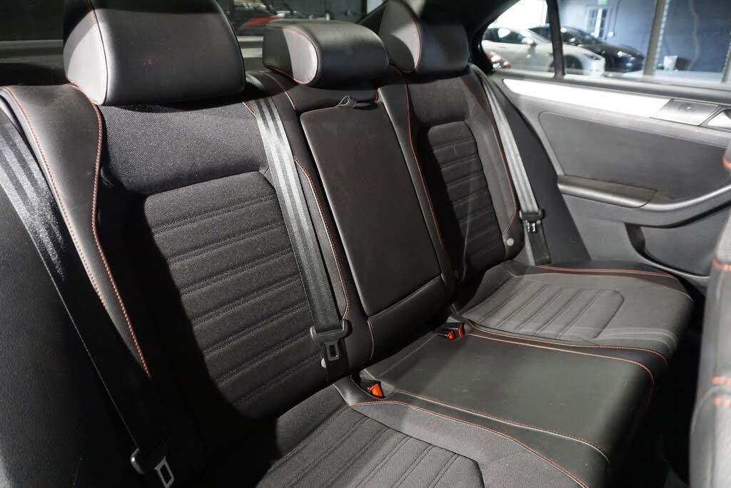 Used 2012 Volkswagen Jetta GLI FWD image 18