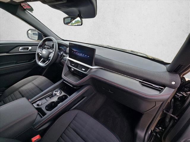 Used 2025 Ford Explorer ST-Line w/ ST-Line Street Pack AWD/4WD image 21