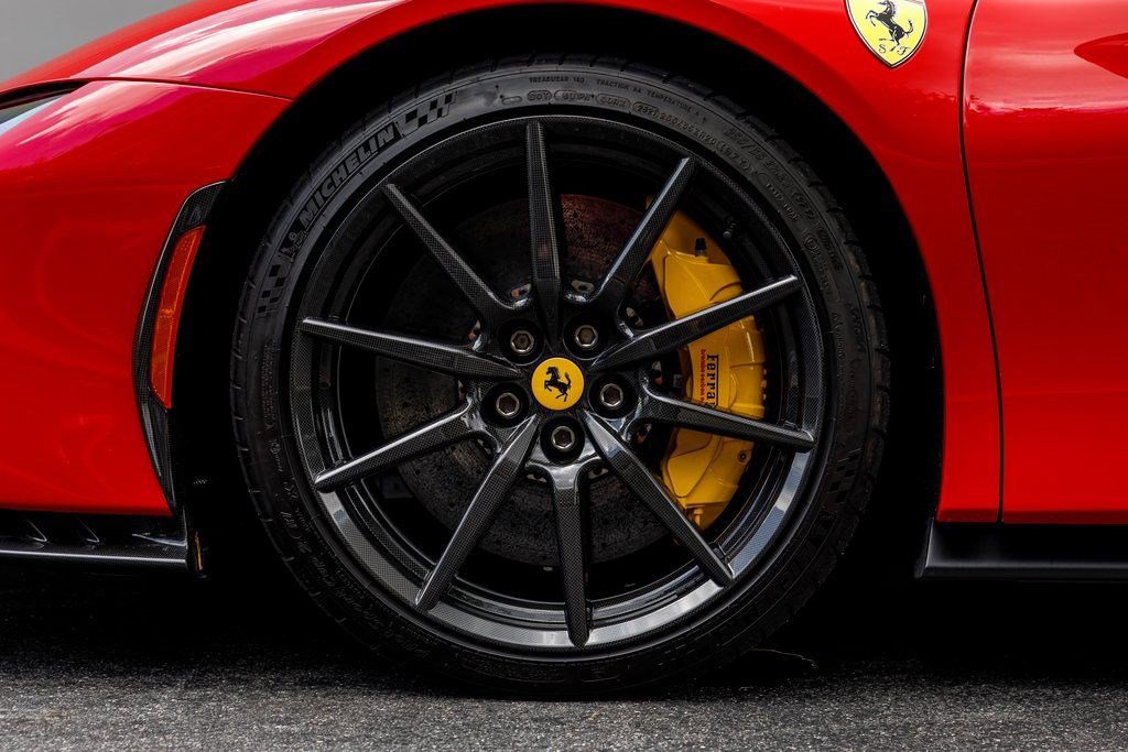 Used 2022 Ferrari SF90 Spider image 15