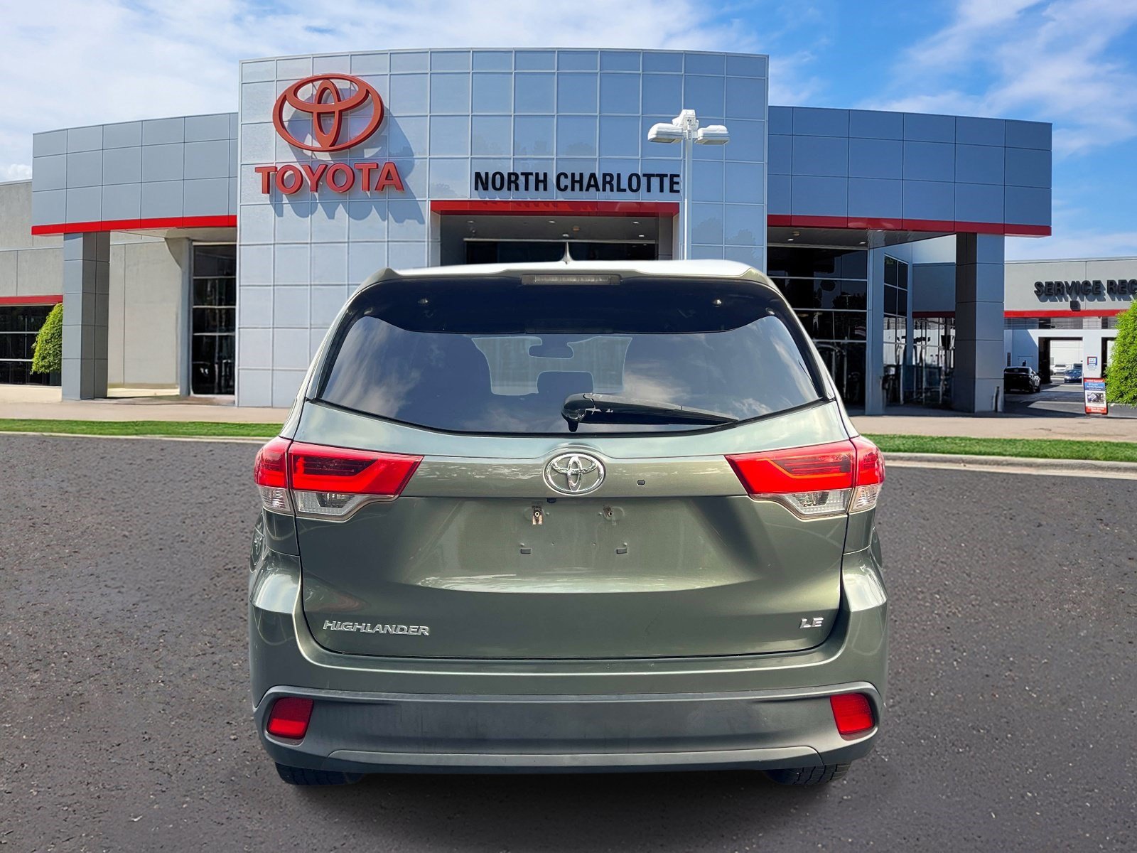 Used 2019 Toyota Highlander Plus FWD image 5
