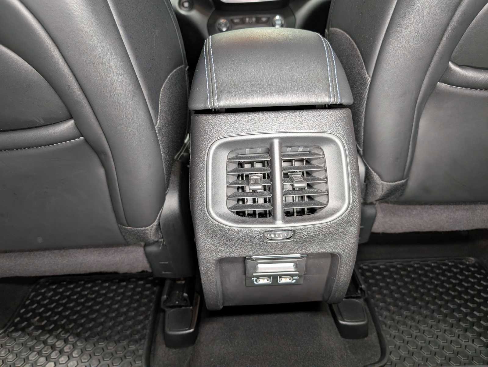 Used 2020 Jeep Cherokee Latitude Plus w/ Cold Weather Group image 19