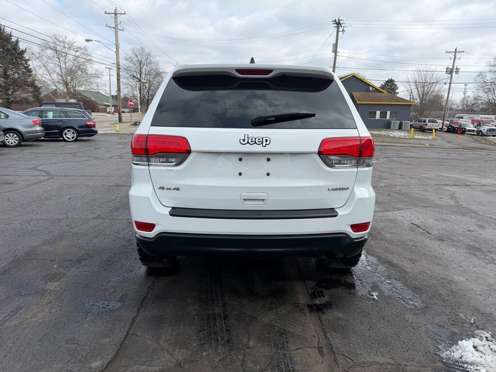 Used 2014 Jeep Grand Cherokee Laredo w/ 18" Wheel & 8.4" Radio Group image 9