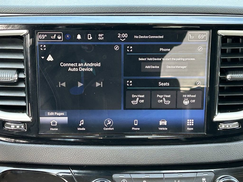 Used 2023 Chrysler Pacifica Touring-L image 16