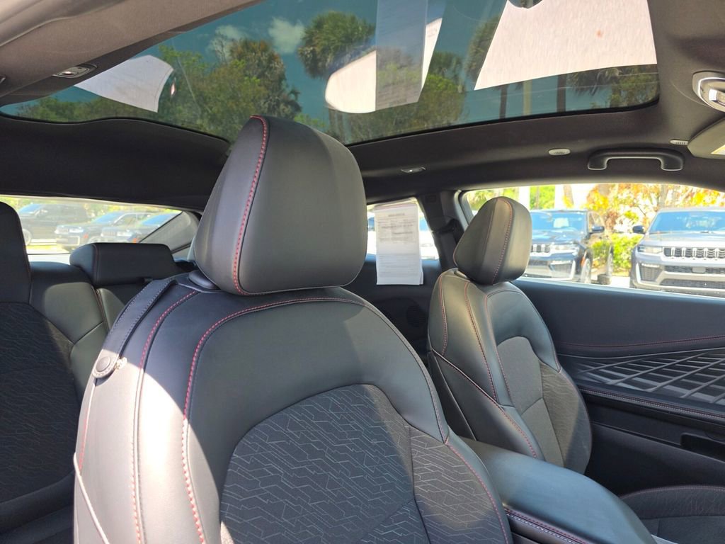 Used 2025 Dodge Charger R/T w/ Sun & Sound Package image 11