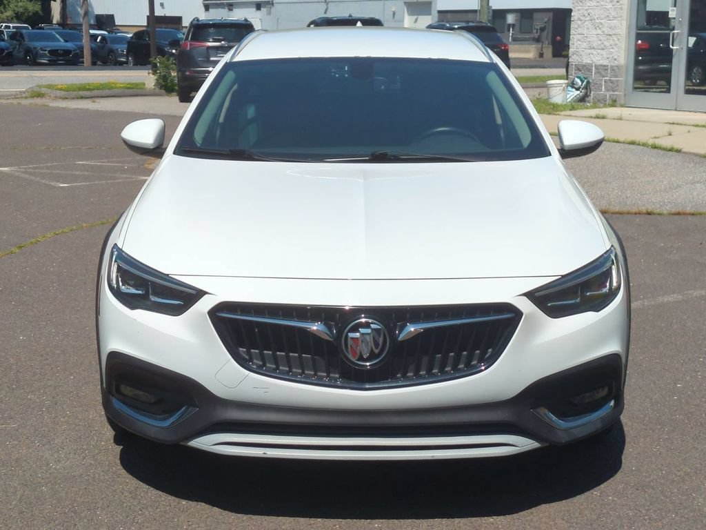Used 2018 Buick Regal Essence w/ Driver Confidence Package #1 AWD/4WD image 9