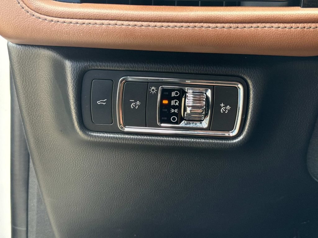 Used 2022 Lincoln Aviator Reserve w/ Equipment Group 201A AWD/4WD image 25