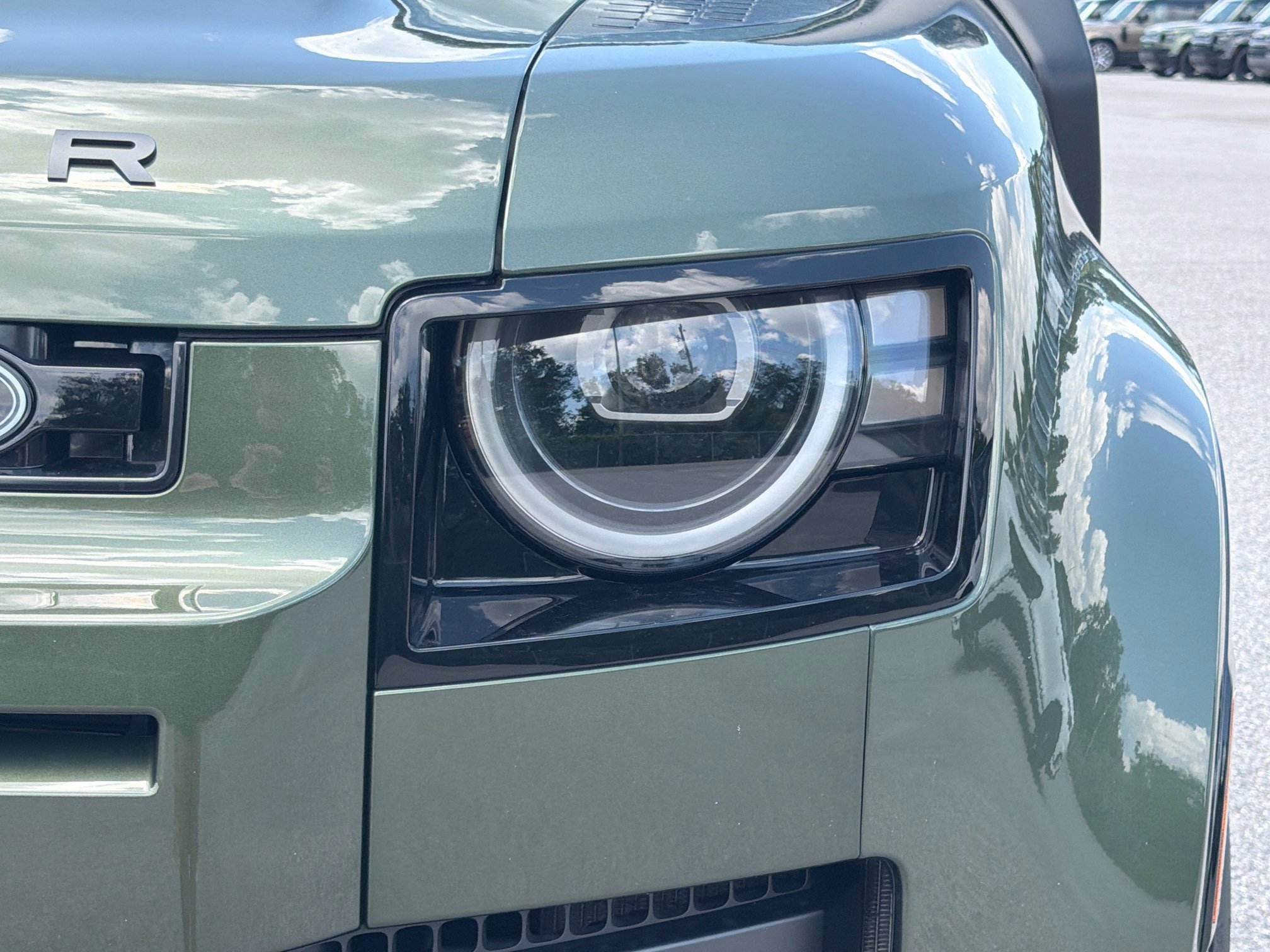 New 2026 Land Rover Defender 110 X-Dynamic SE AWD/4WD image 9
