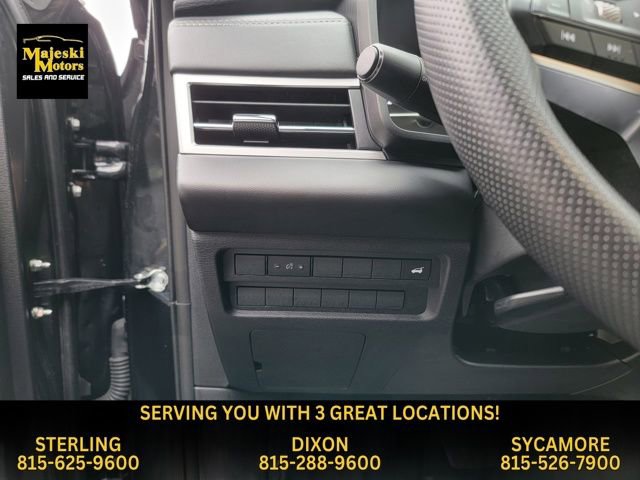 Used 2025 Mitsubishi Outlander SE image 22