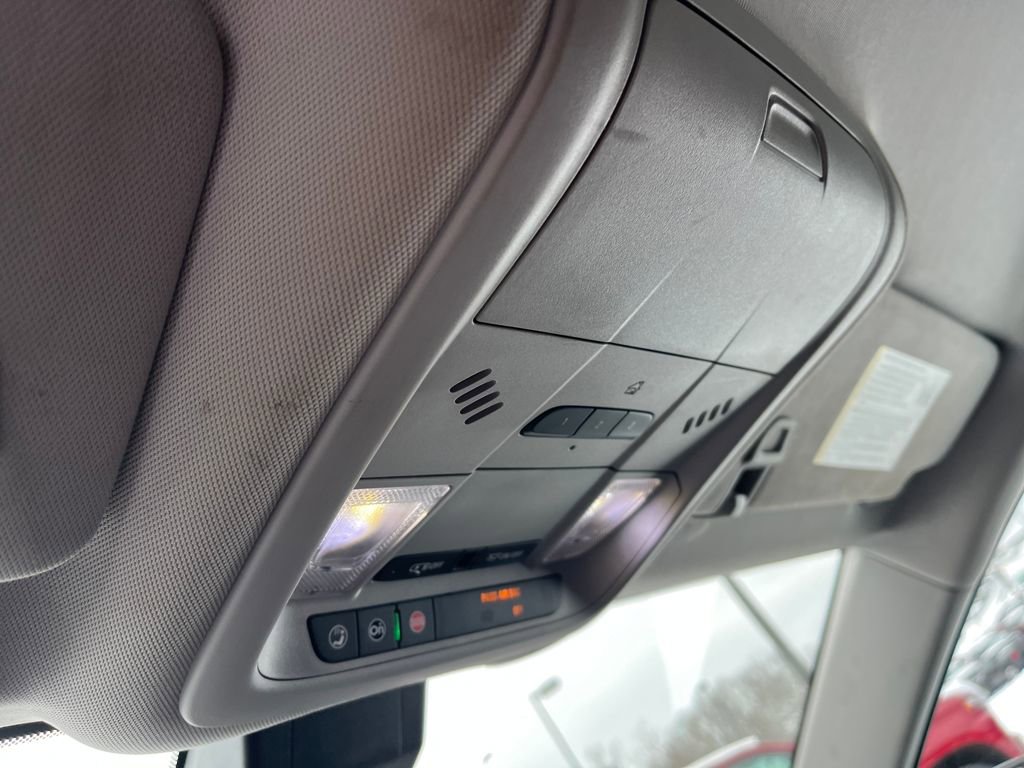 Used 2019 Chevrolet Equinox Premier image 17