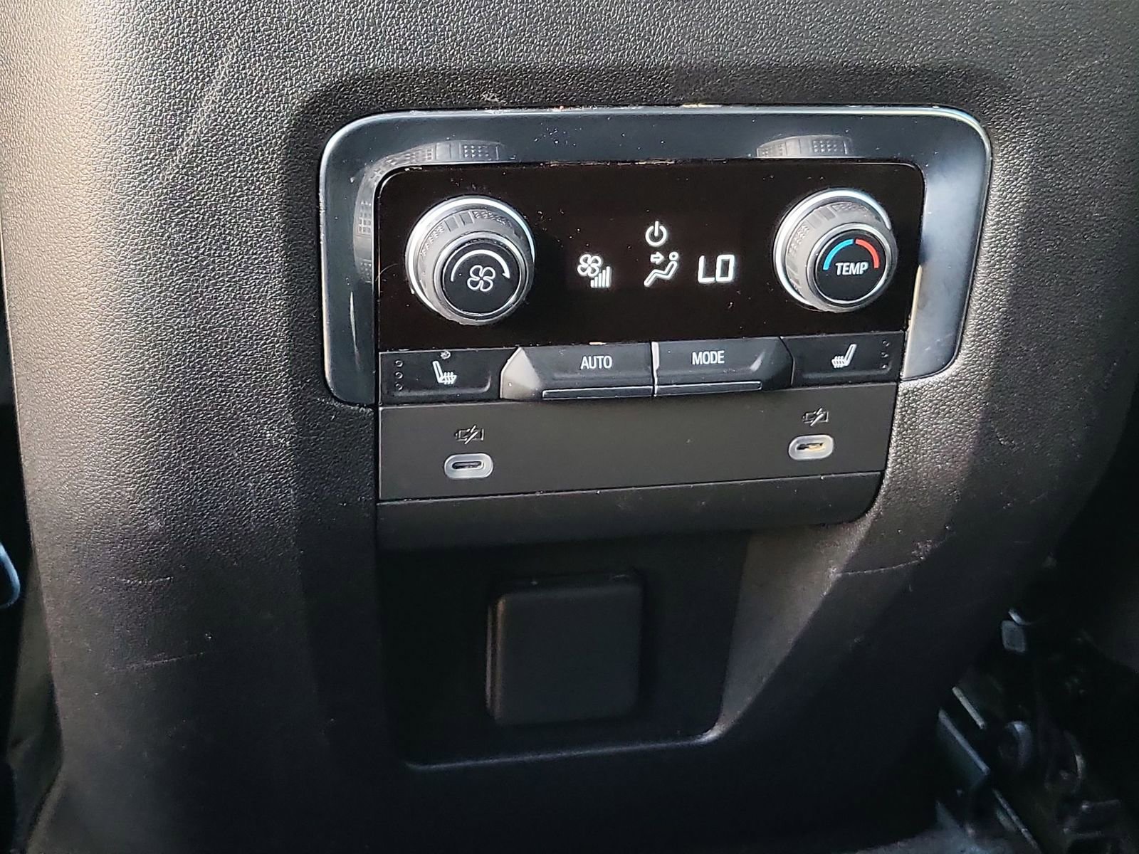 Used 2023 Chevrolet Tahoe LT w/ Luxury Package image 21