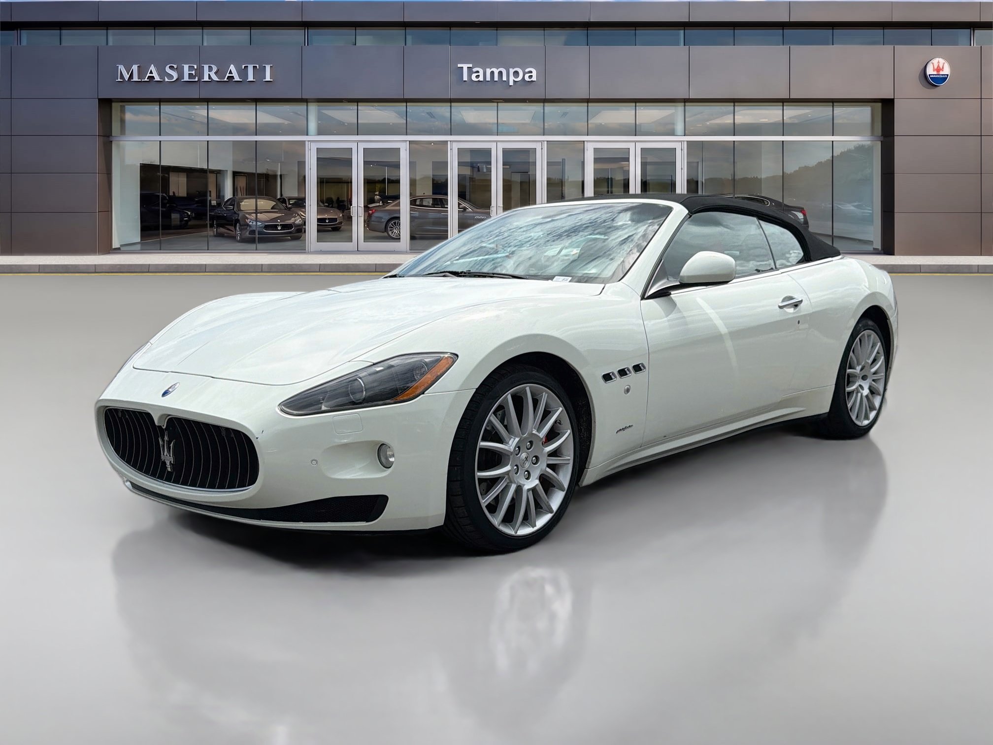 Used 2010 Maserati GranTurismo Convertible RWD image 7