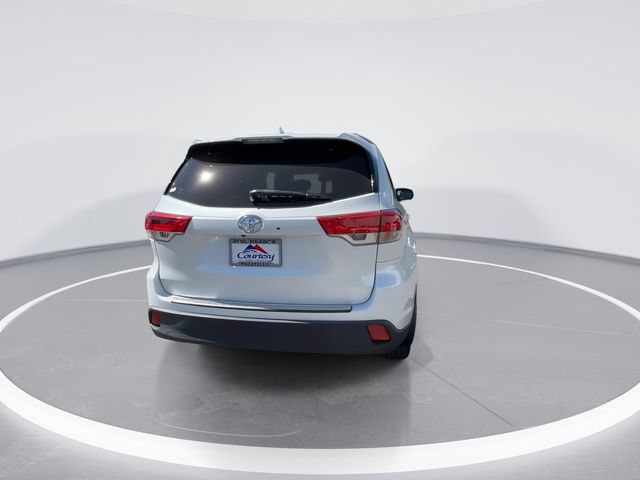 Used 2017 Toyota Highlander XLE AWD/4WD image 7