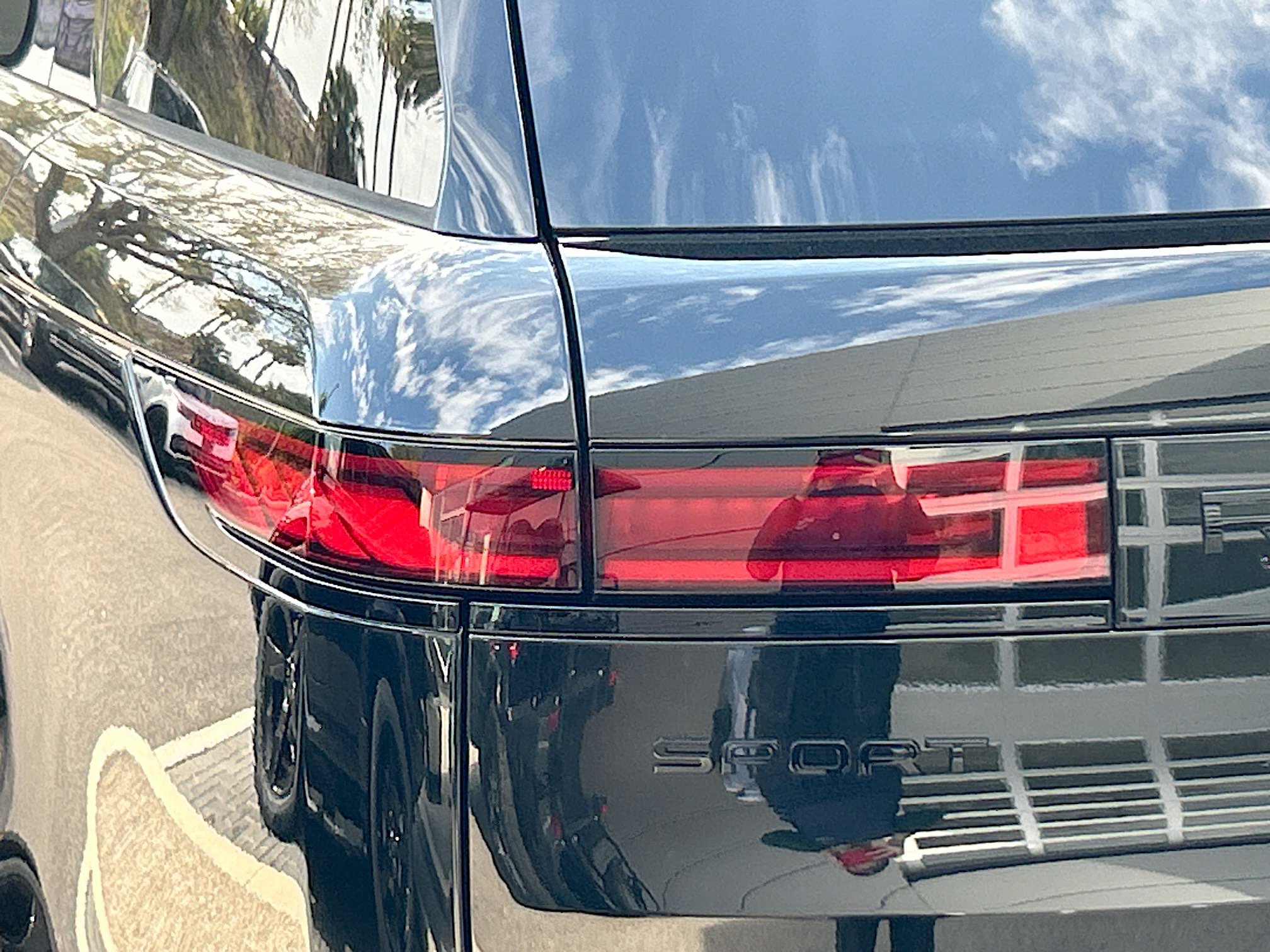 Used 2025 Land Rover Range Rover Sport Dynamic SE image 7