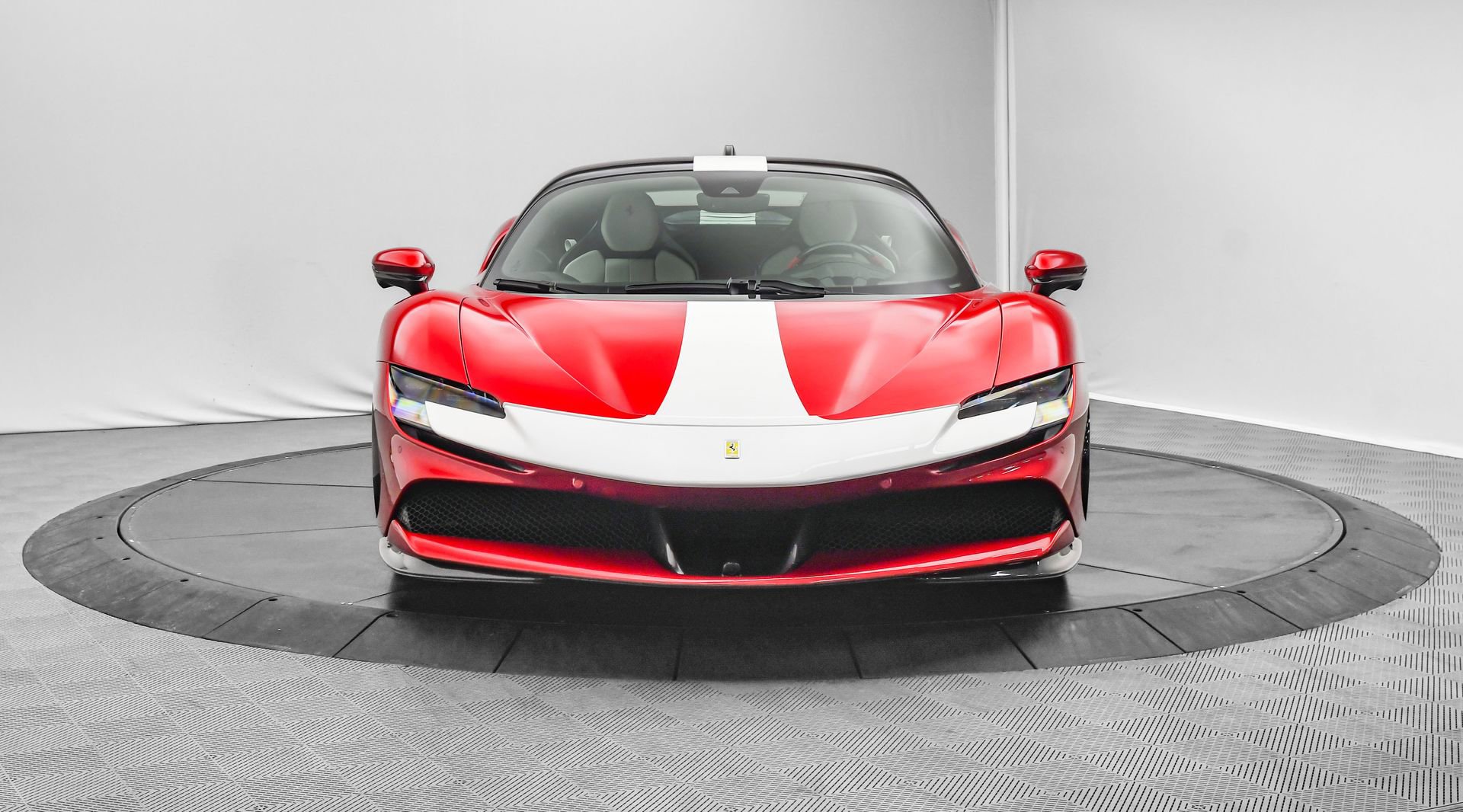Used 2023 Ferrari SF90 Stradale image 3