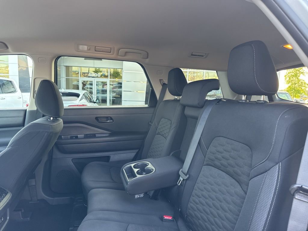 Used 2024 Nissan Pathfinder SV AWD/4WD image 26
