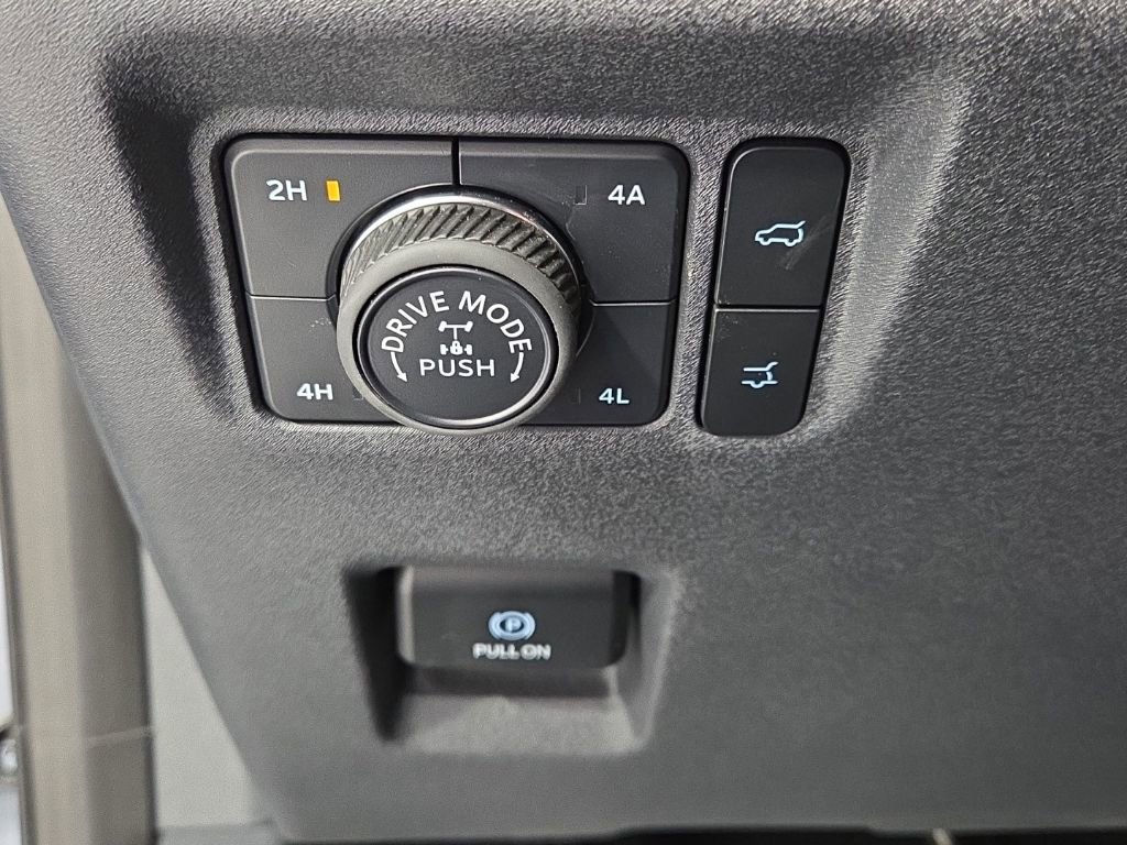 Used 2025 Ford Expedition Tremor AWD/4WD image 32