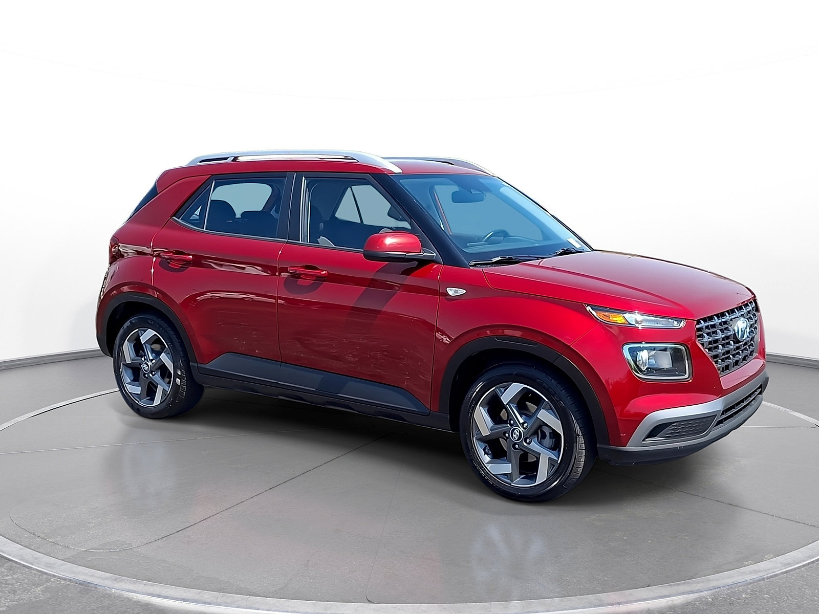 Used 2024 Hyundai Venue SEL FWD image 2