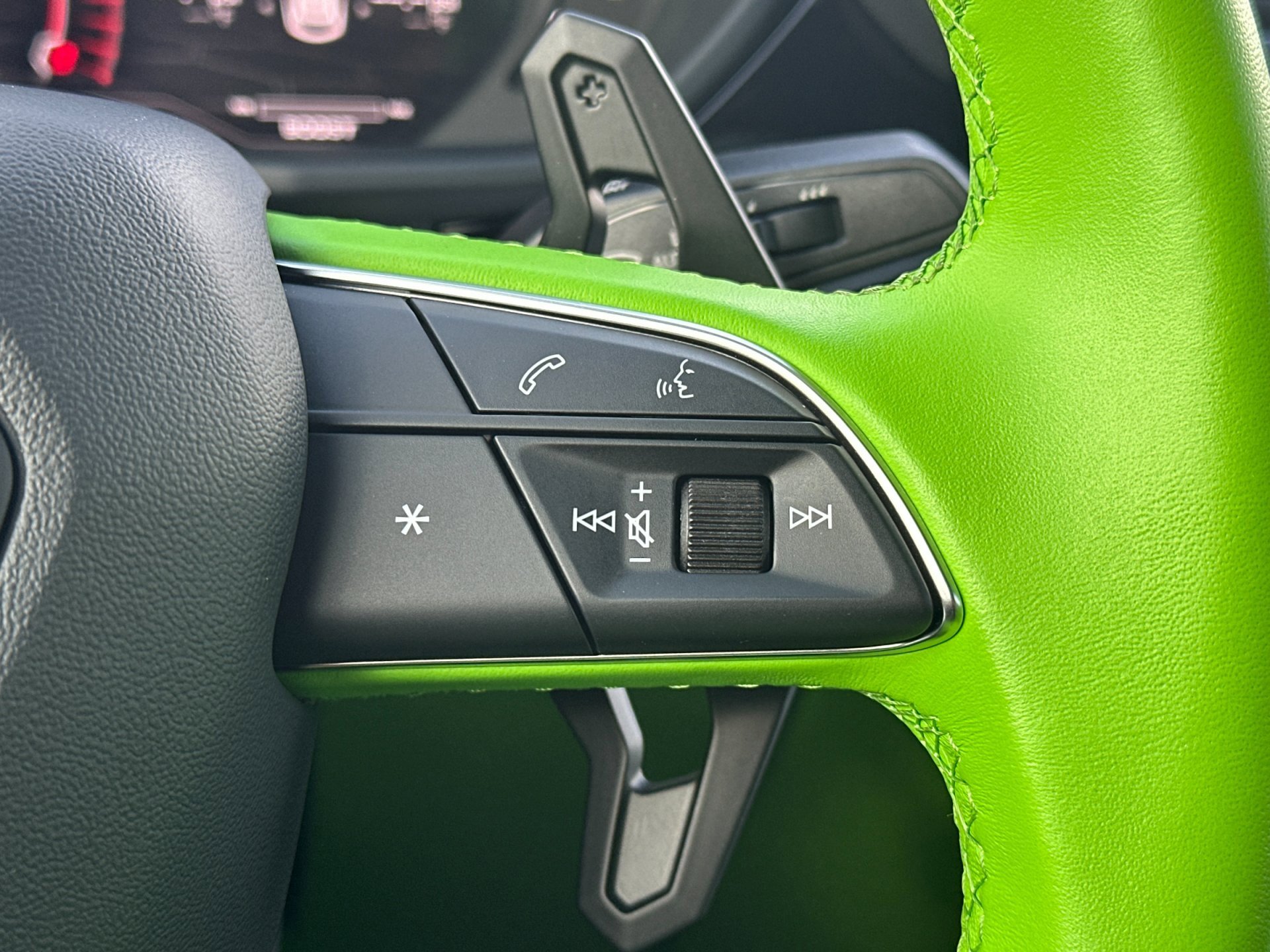 Used 2022 Lamborghini Urus image 30