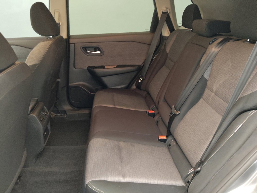 Used 2023 Nissan Rogue SV FWD image 18