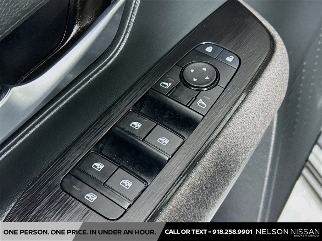 Certified 2025 Nissan Kicks SV w/ SV Premium Package image 17