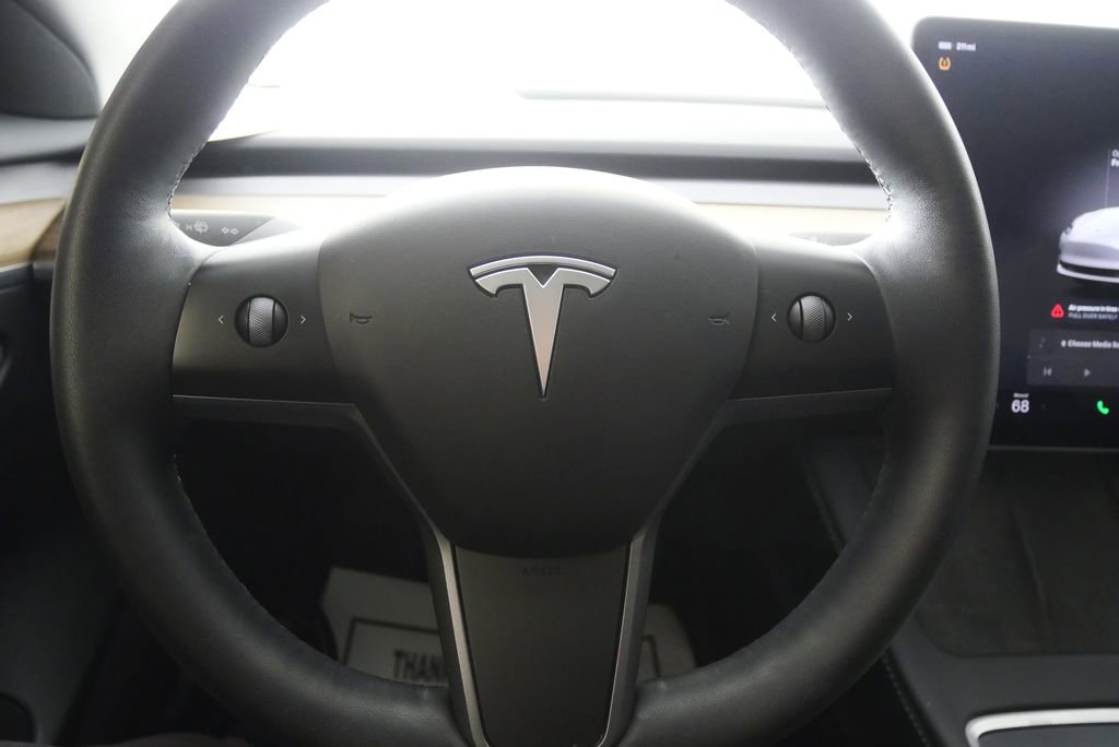 Used 2023 Tesla Model 3 Standard Range image 18