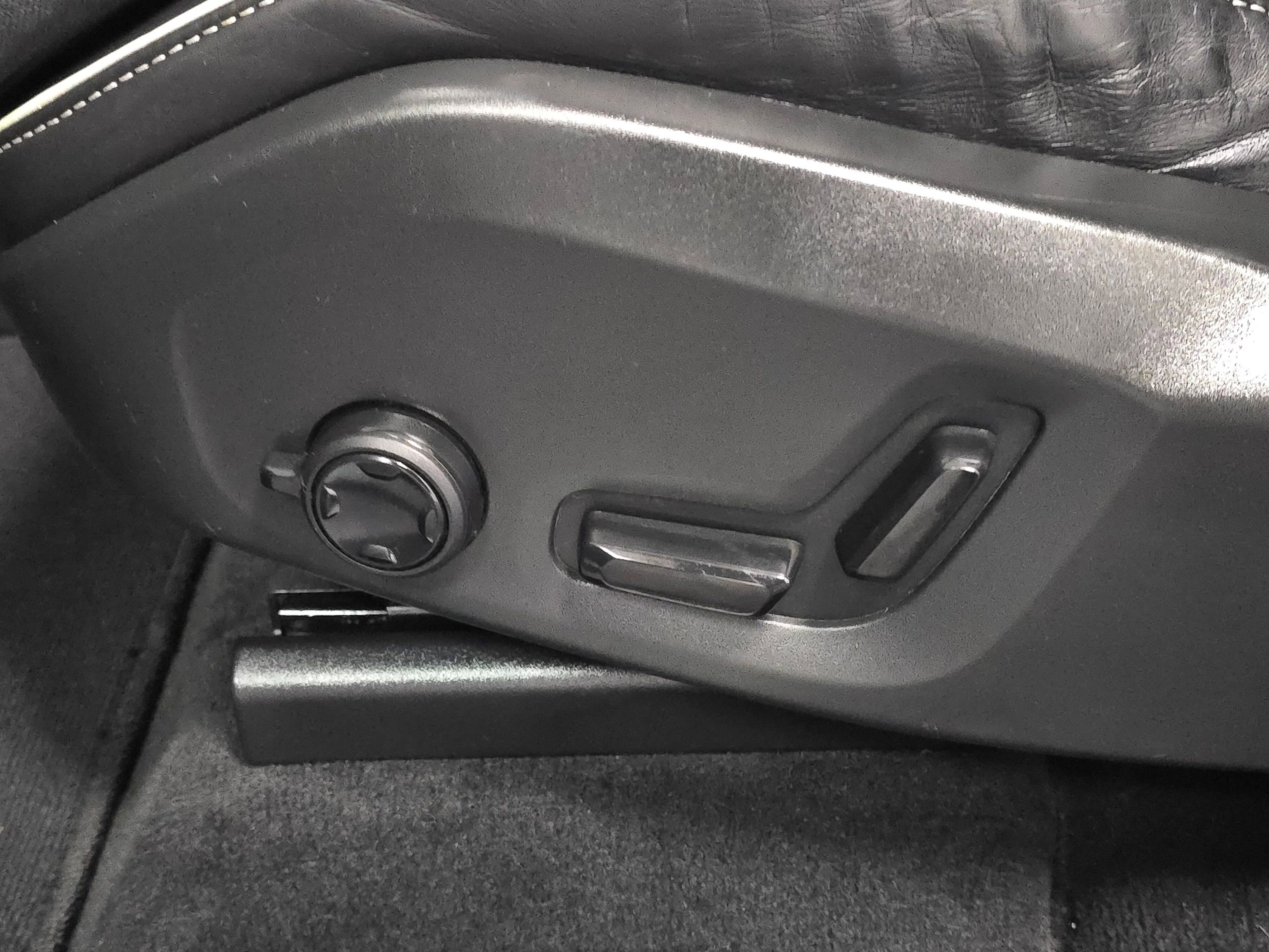 Used 2021 Volvo XC60 T5 R-Design w/ Protection Package Premier image 39