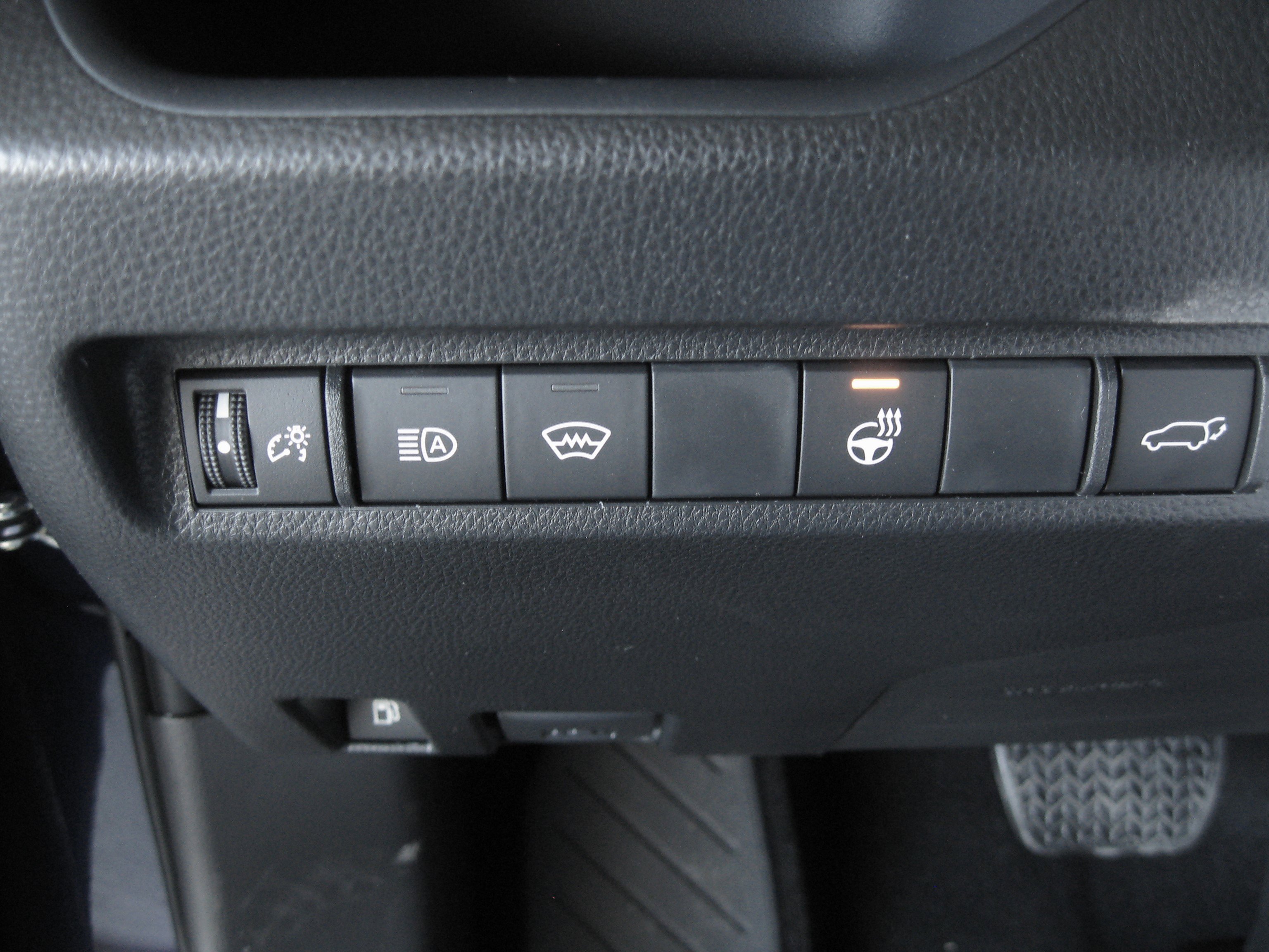 New 2025 Toyota RAV4 SE image 16