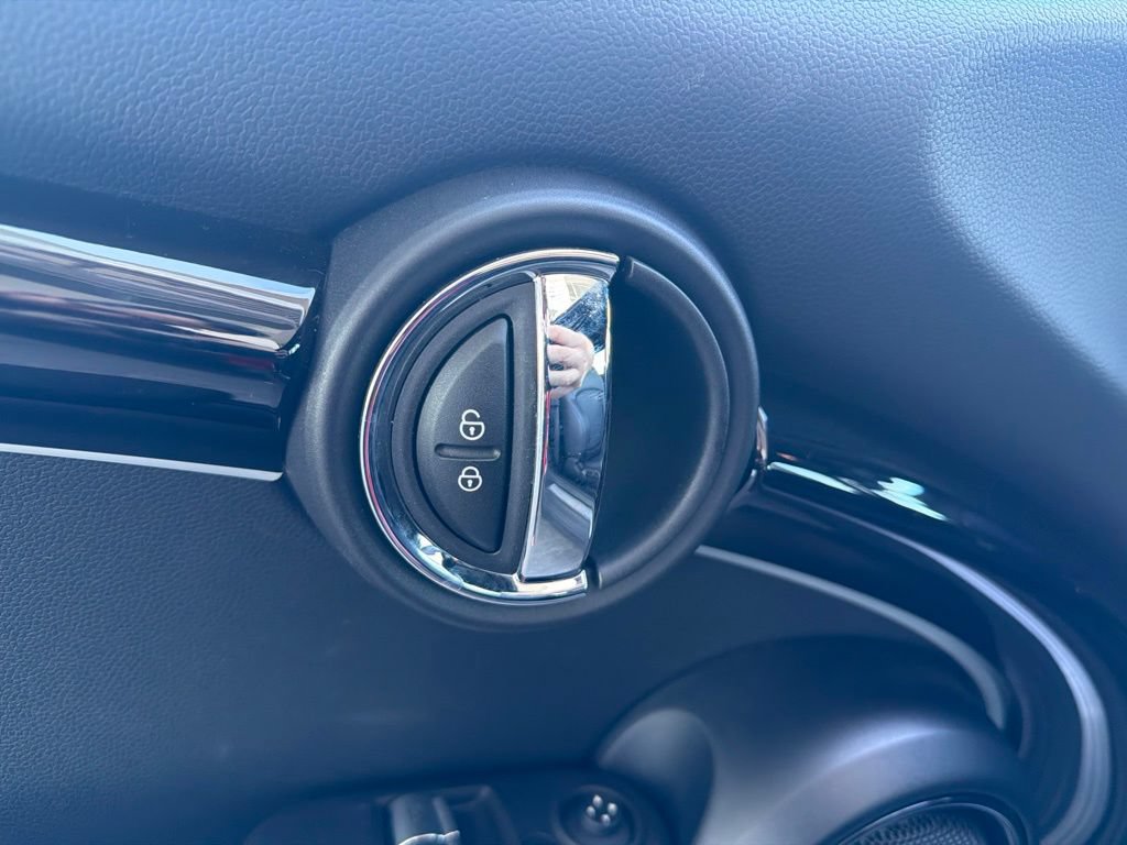 Used 2023 MINI Cooper S FWD image 6