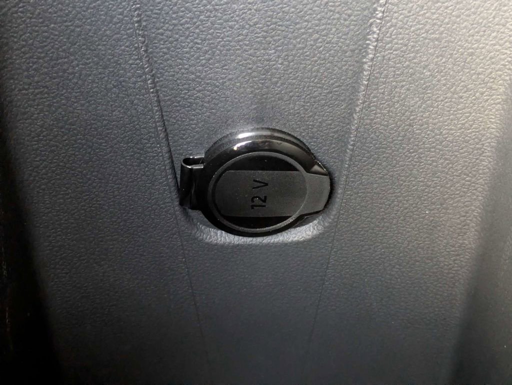 Certified 2025 Volkswagen Tiguan S w/ 18" Wheel Package image 30