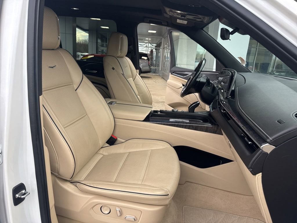 Used 2021 Cadillac Escalade ESV Premium Luxury image 30