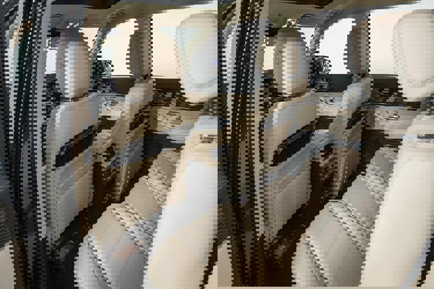 Used 2024 Mercedes-Benz GLS 580 4MATIC image 20