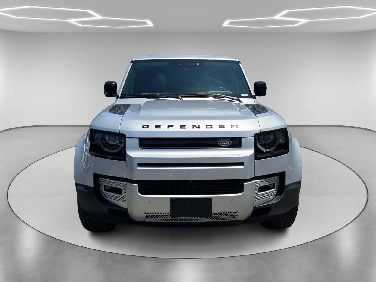 Used 2023 Land Rover Defender 110 S image 2