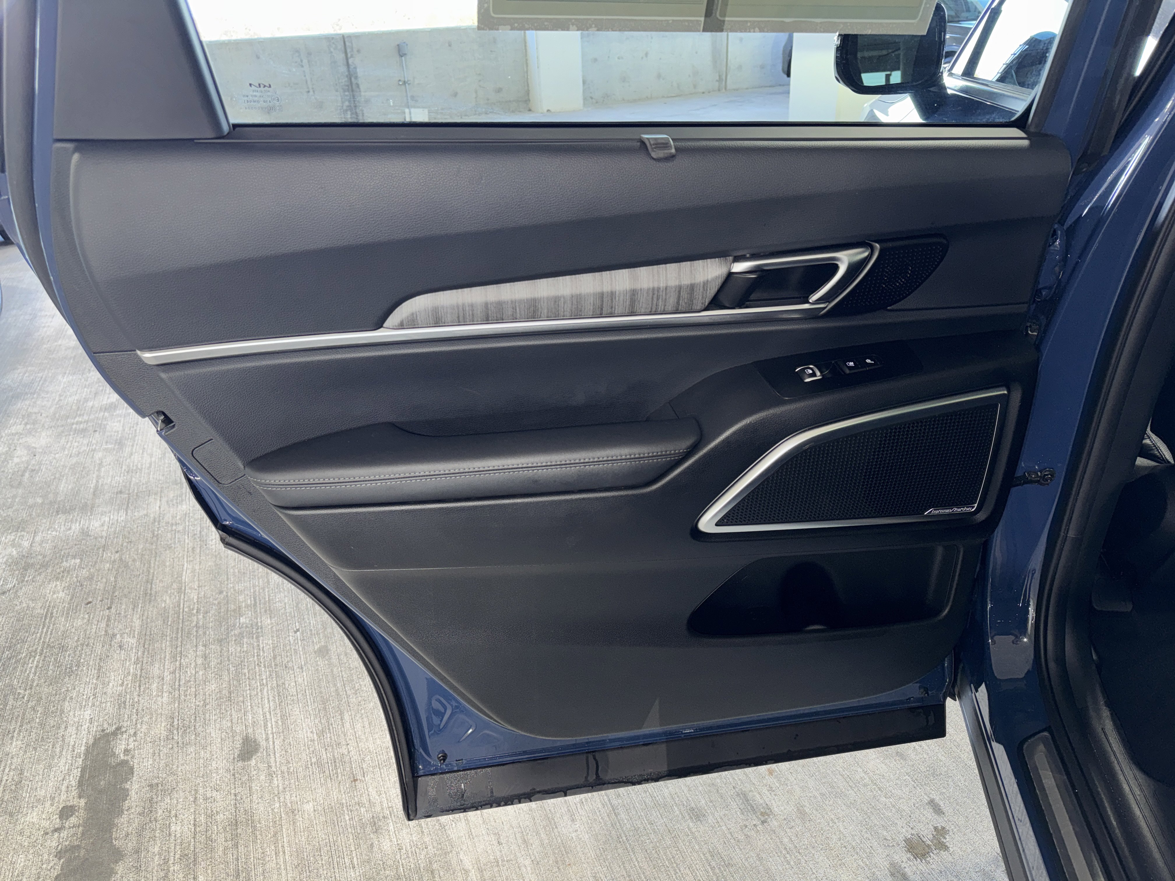 Used 2023 Kia Telluride SX Prestige image 17