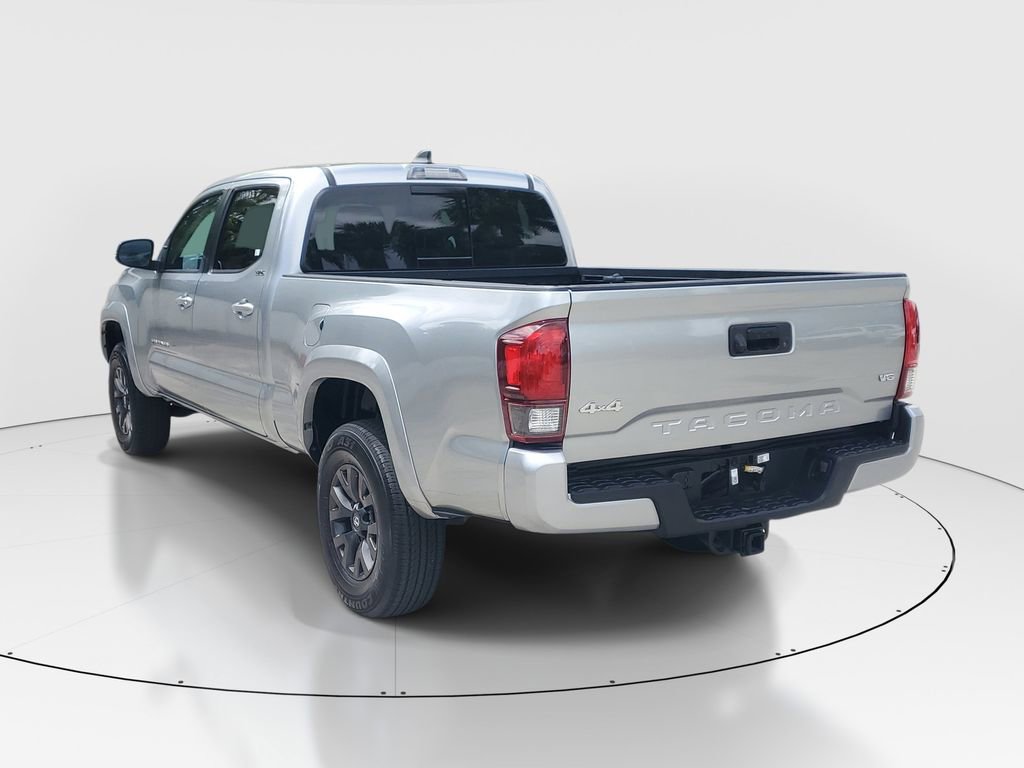 Used 2022 Toyota Tacoma SR5 w/ Technology Package image 5
