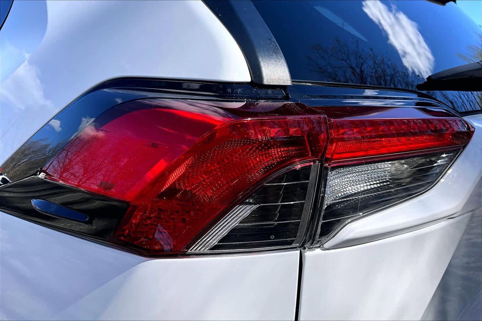 Certified 2019 Toyota RAV4 XLE w/ Convenience Package AWD/4WD image 27