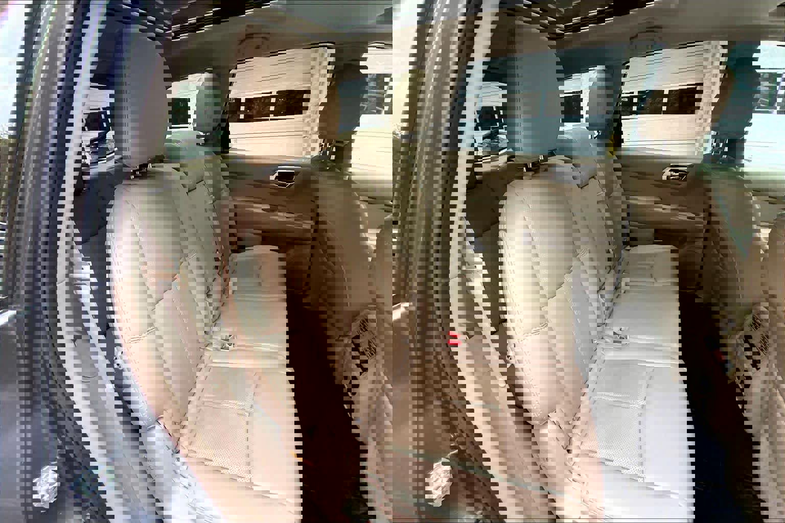 Used 2016 Nissan Pathfinder Platinum w/ Cargo Package image 19